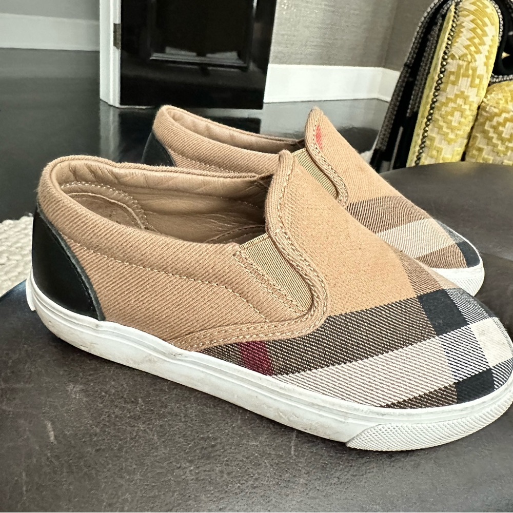 Burberry kids shoes